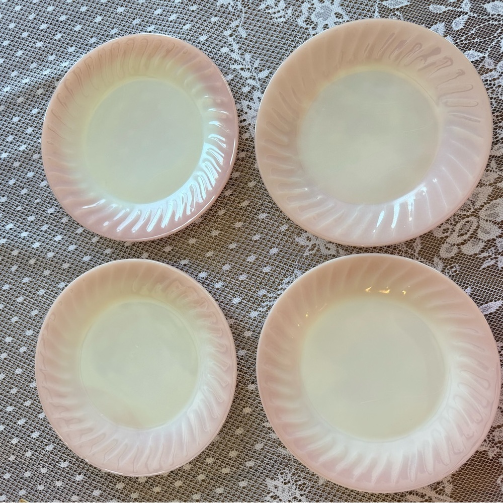 Rare Find- Set of 4 Fire King Pink Swirl Dinner Plates 9" Vintage 1950's - Picture 6 of 9